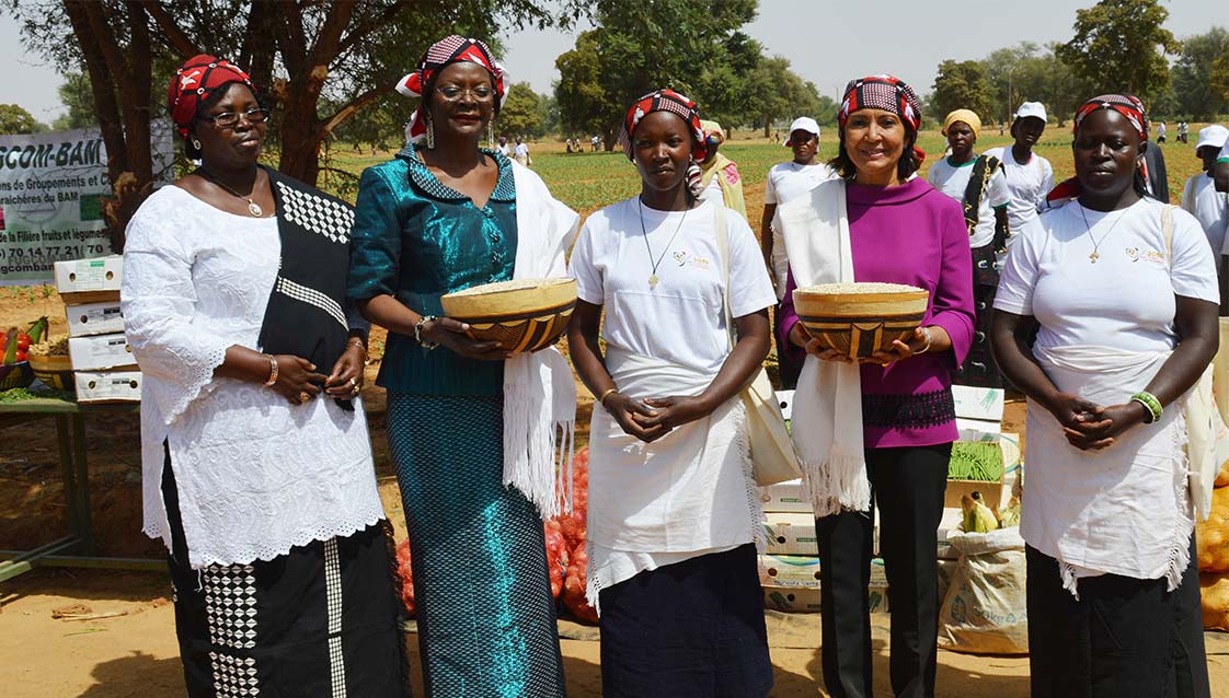 10 February 2017, Ouagadougou Burkina Faso - First Lady of Burkina Faso Sika Kaboré and FAO's Deputy Director-General Maria-Helena Semedo attend the International Year of Pulses (IYP) closing ceremony.