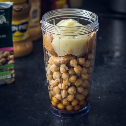 Chickpea_energy_balls-9588